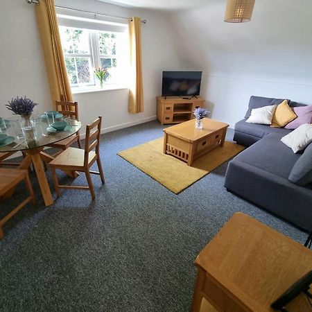 Centrally Located Boscombe Beach Apart With Parking Bournemouth Bagian luar foto