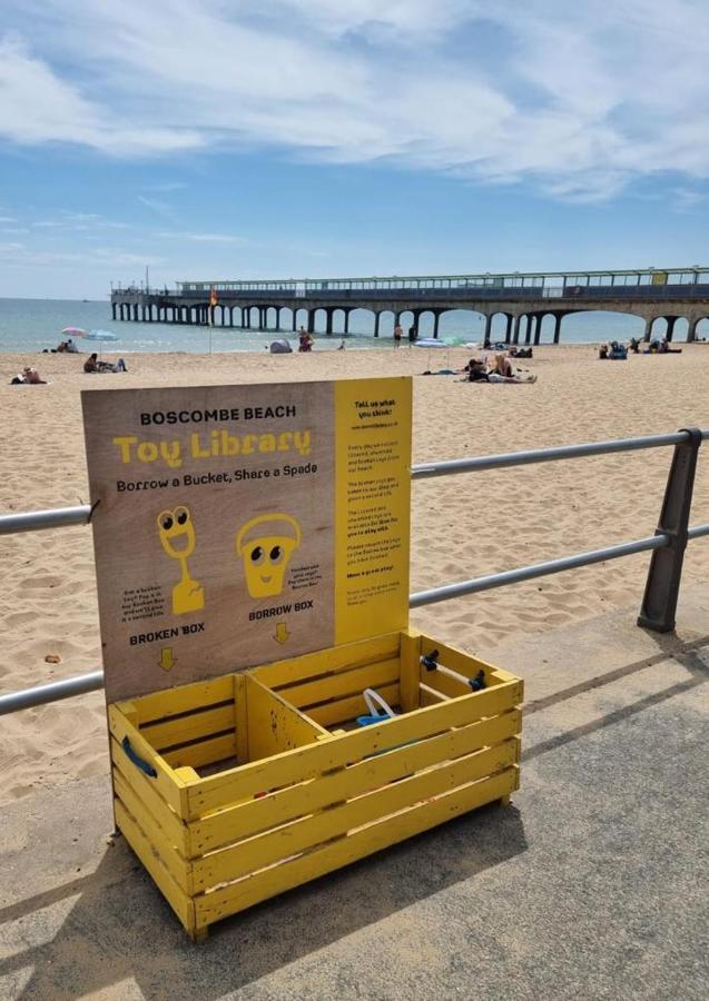 Centrally Located Boscombe Beach Apart With Parking Bournemouth Bagian luar foto