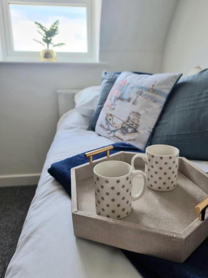 Centrally Located Boscombe Beach Apart With Parking Bournemouth Bagian luar foto