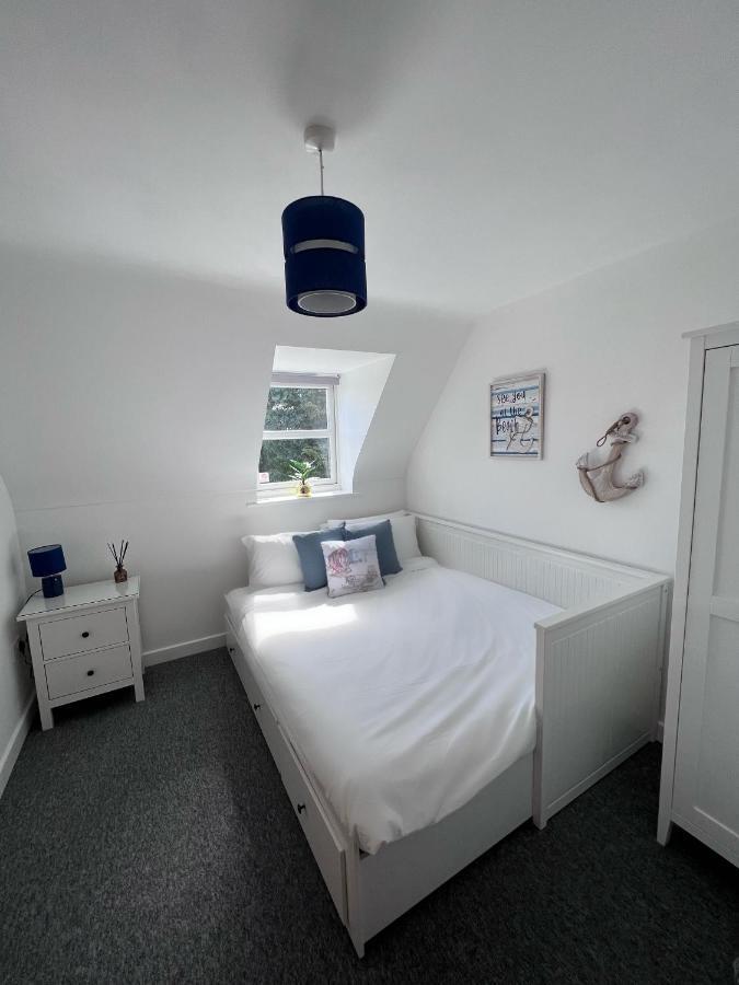 Centrally Located Boscombe Beach Apart With Parking Bournemouth Bagian luar foto